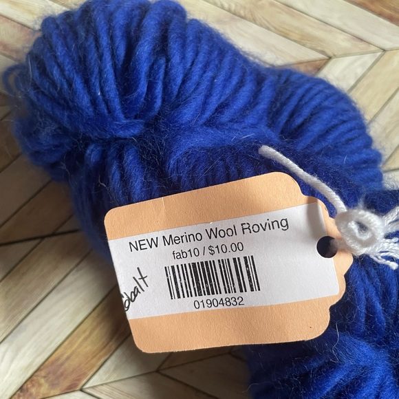 Blue Merino Wool Roving - Picture 3 of 4